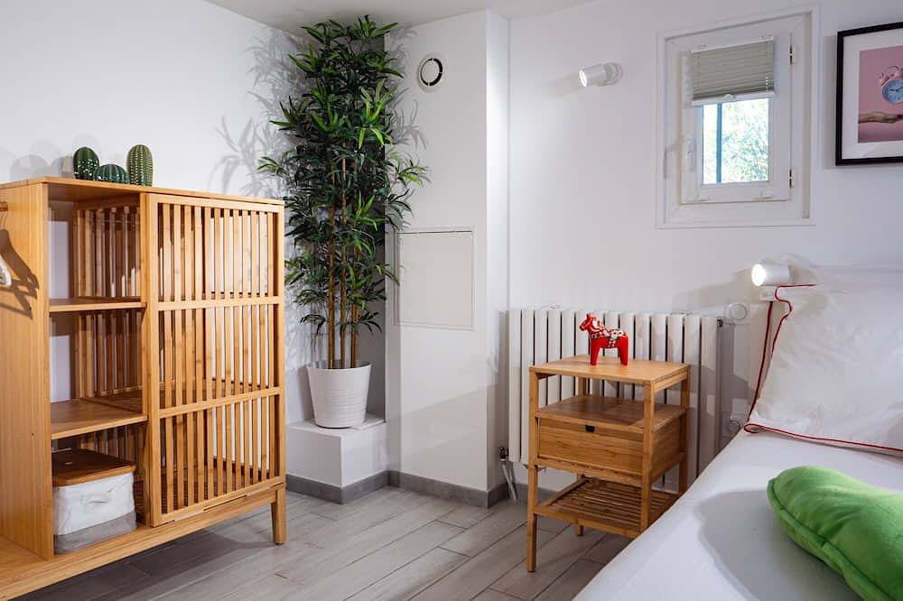 Appartement entier, 35 m2 Studio à Orange (Vaucluse). 10 à pied du cœur de la ville in Orange, Vaucluse