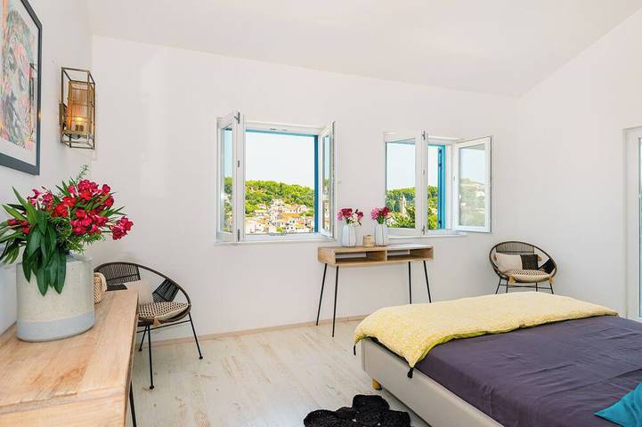 Private stone villa on the island for 10 people with pool and sea view in Prvić Luka (Kroatische Adria), Prvić Luka