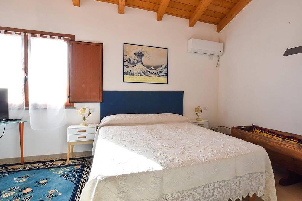 Entire apartment, 2 bedroom amazing apartment in Riola Sardo in Baratili San Pietro, Stagno di Càbras