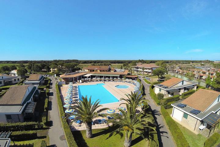 Ferienwohnung für 6 Personen, mit Whirlpool und Sauna sowie Terrasse und Pool, mit Haustier in Cecina