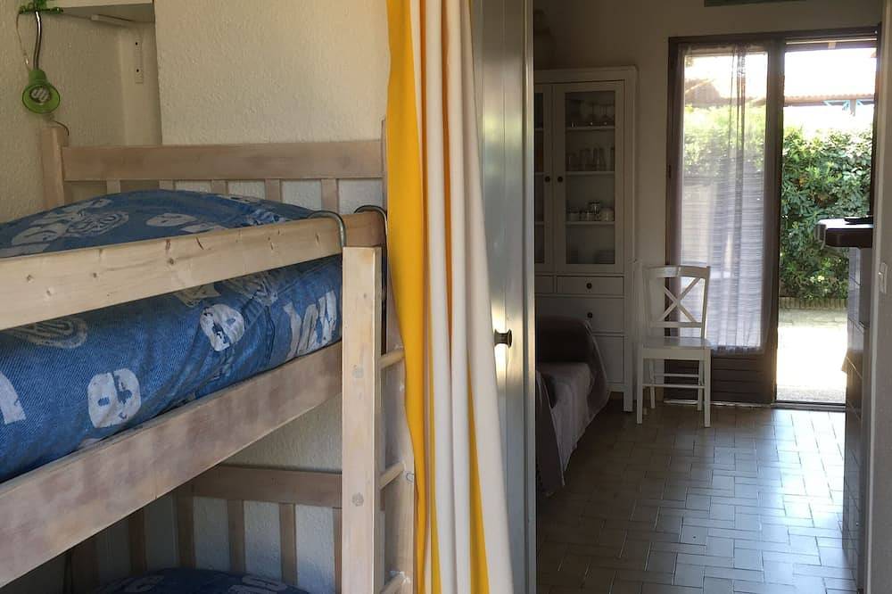 A Deux pas de la Plage, Maison Mitoyenne Avec Jardin Terrasse in Biscarrosse Plage, Biscarrosse