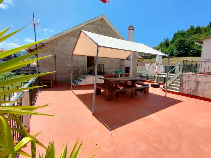 Location de vacances pour 16 personnes, avec vue ainsi que jardin et balcon à Marín - 3