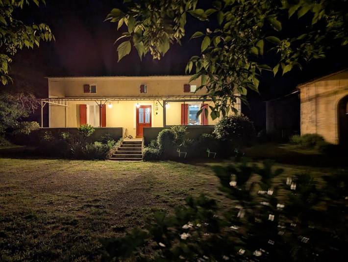 Location de vacances pour 14 personnes, avec jardin et vue, animaux acceptés à Soulaures