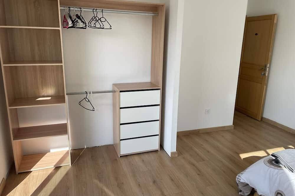Chambre Dans Maison D'hote in Sainte-Geneviève-des-Bois, Essonne