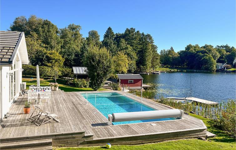 Ferienhaus für 6 Personen, mit Seeblick und Terrasse sowie Sauna und Pool in Västergötland - 2