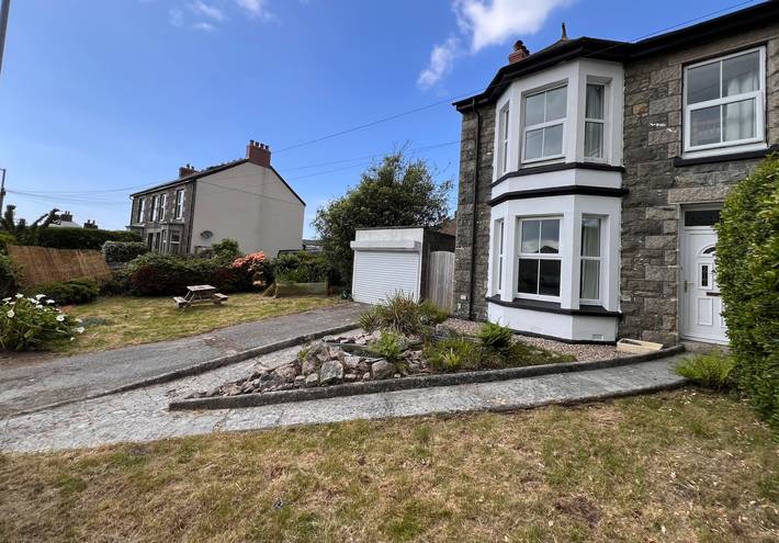 Holiday rental for 12 people, with garden in Redruth