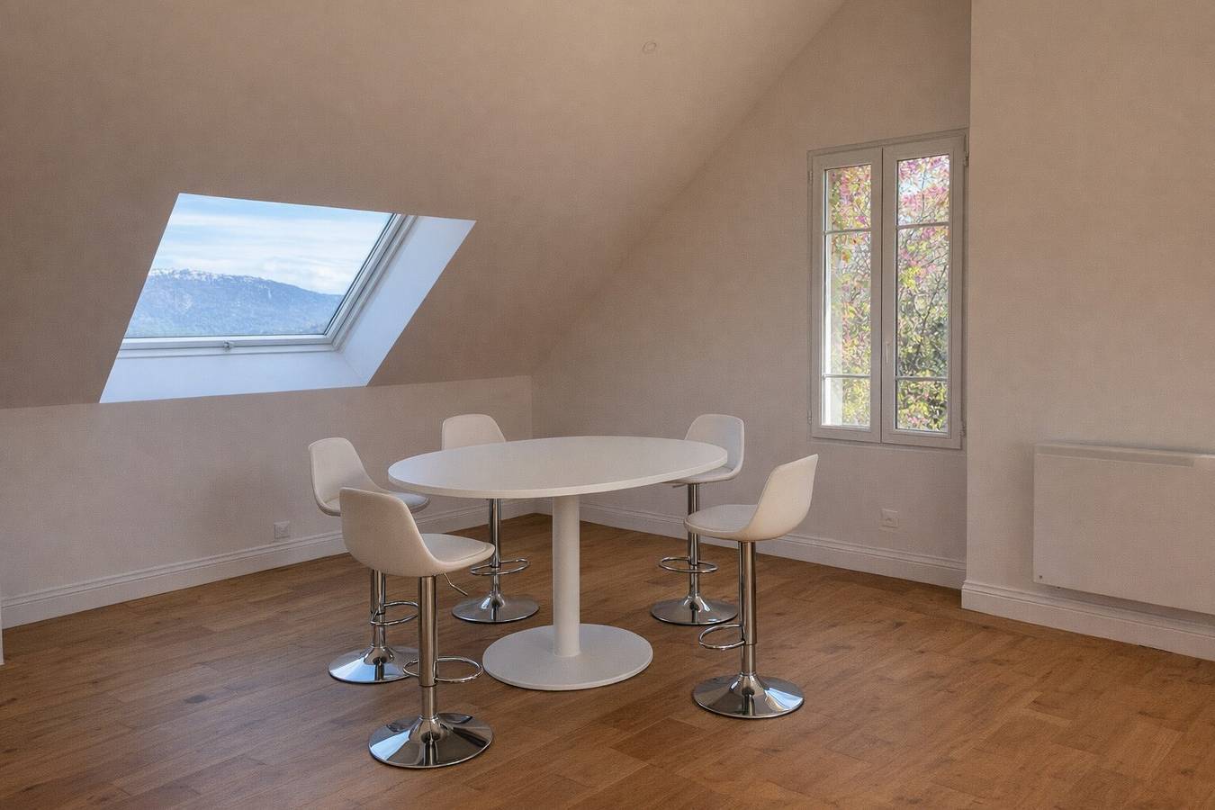 Apartamento entero, Apartamento 'Les Jardins De Vergona' con vistas a la montaña, jardín compartido y Wi-Fi in Massingy, Región de Annecy