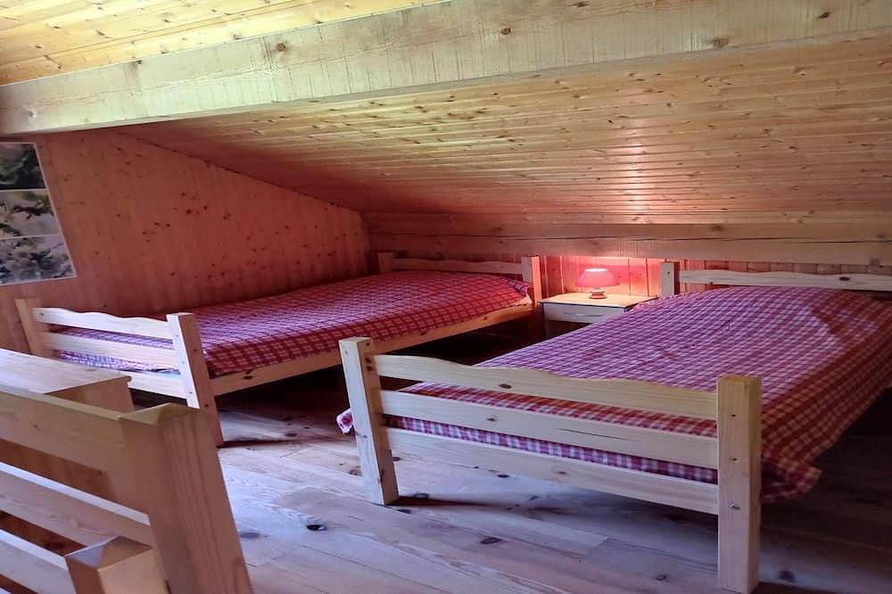 Chalet in Saulxures near Ski Resorts in Saulxures-sur-Moselotte, Parc naturel régional des Ballons des Vosges