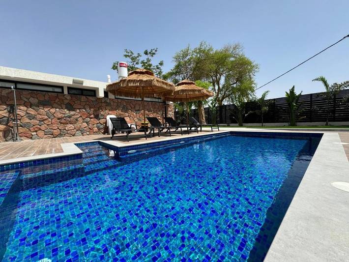 Villa pour 8 personnes, avec piscine - 1