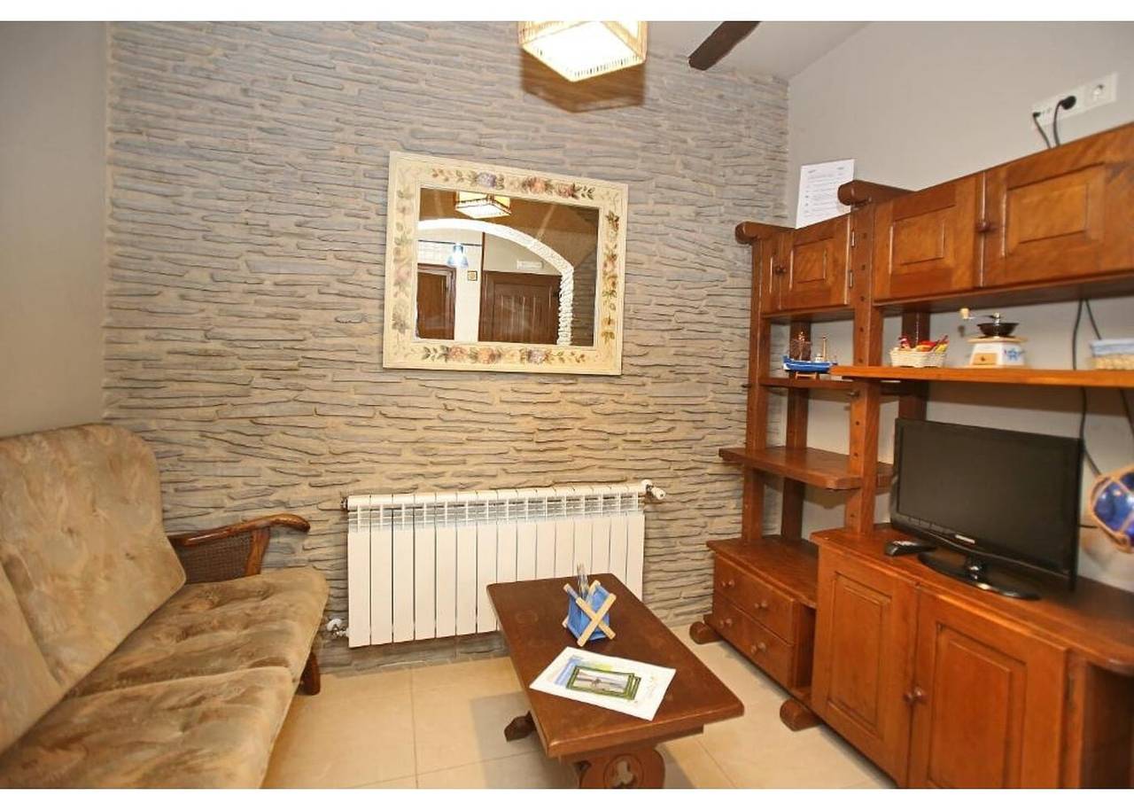Ferienwohnung 'Apartamento 2' mit Bergblick, Gemeinschaftsterrasse und Wi-Fi in Castropol, Costa Verde (Spanien)