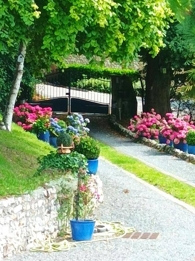 Gîte pour 2 personnes, avec Terrasse et Jardin ainsi que Vue sur le lac et Vue à Saint-Mards-de-Blacarville