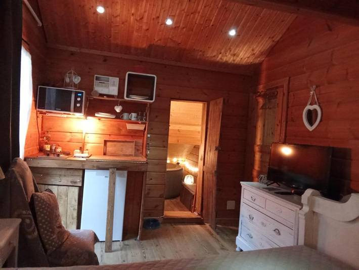 Tente pour 2 personnes, avec vue, animaux acceptés dans le Doubs - 3