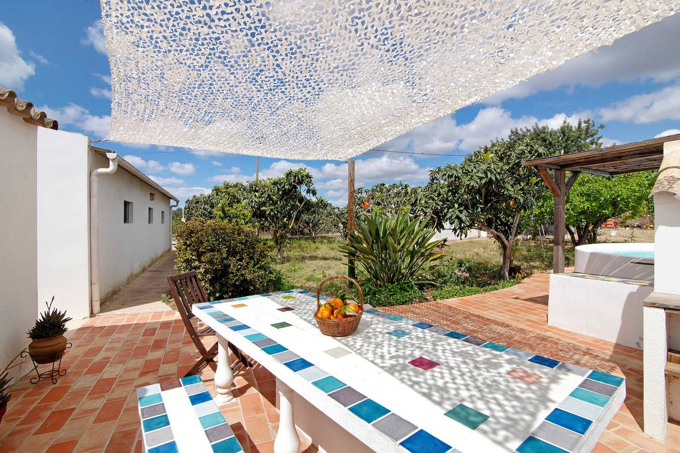 Apartamento inteiro, Apartamento 'Casa Do Livramento Avós' com Piscina Partilhada, Wi-Fi e Ar Condicionado in Luz de Tavira, Ria Formosa