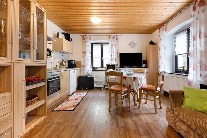 Ganze Wohnung, Ferienwohnung "Buchhaus Vier - Erdgeschoss" mit Gemeinschaftsterrasse und Wlan in Kirchenlamitz, Landkreis Wunsiedel im Fichtelgebirge