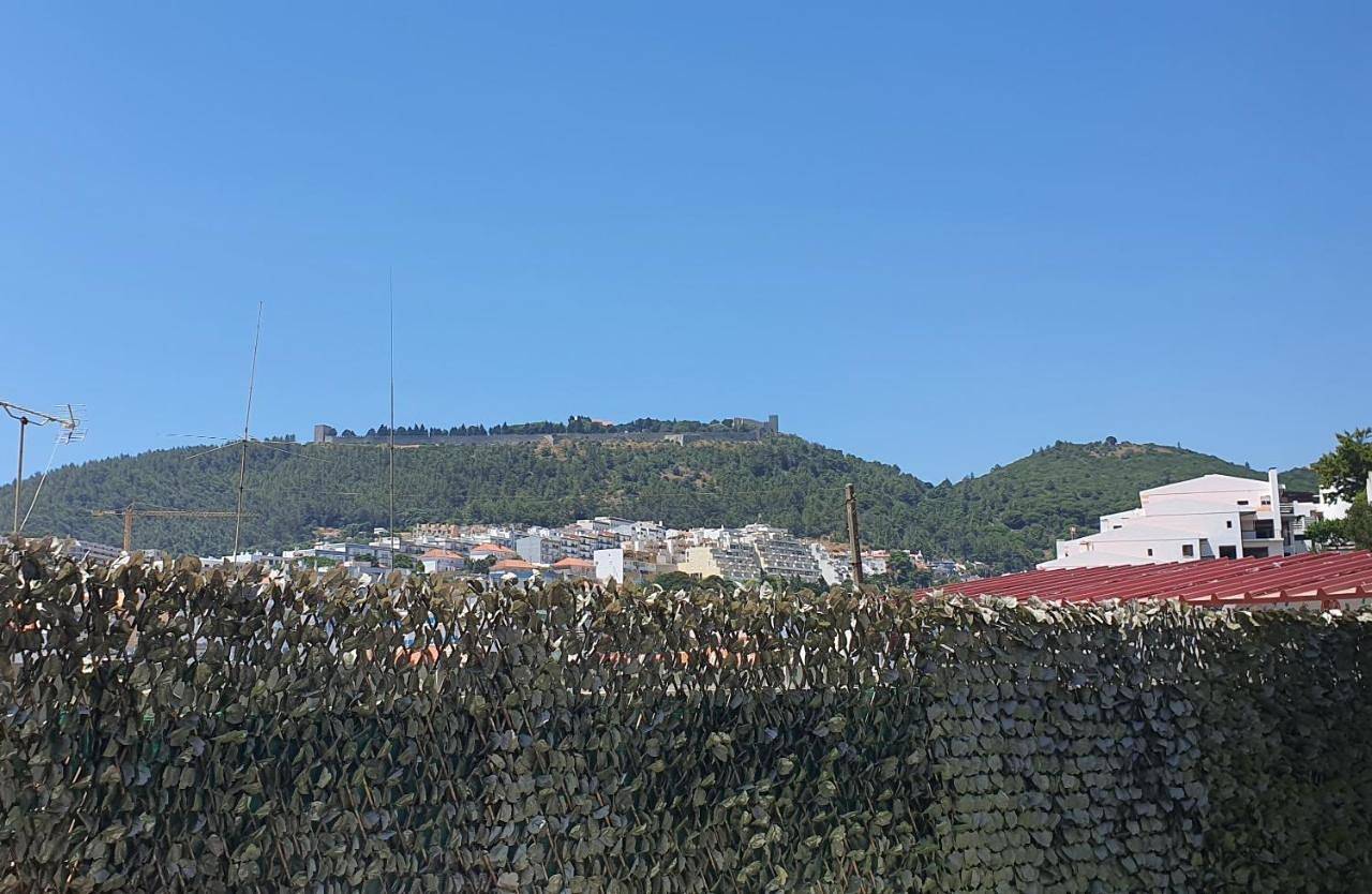 Vila Azul in Praia da Califórnia, Sesimbra