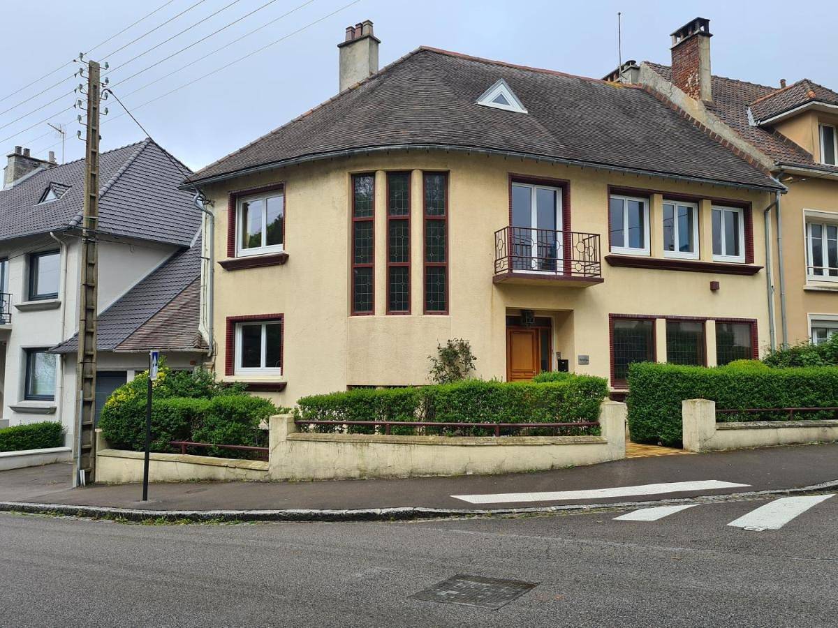 Double Room with Private External Bathroom in Boulogne-sur-Mer, Région de Boulogne-sur-Mer