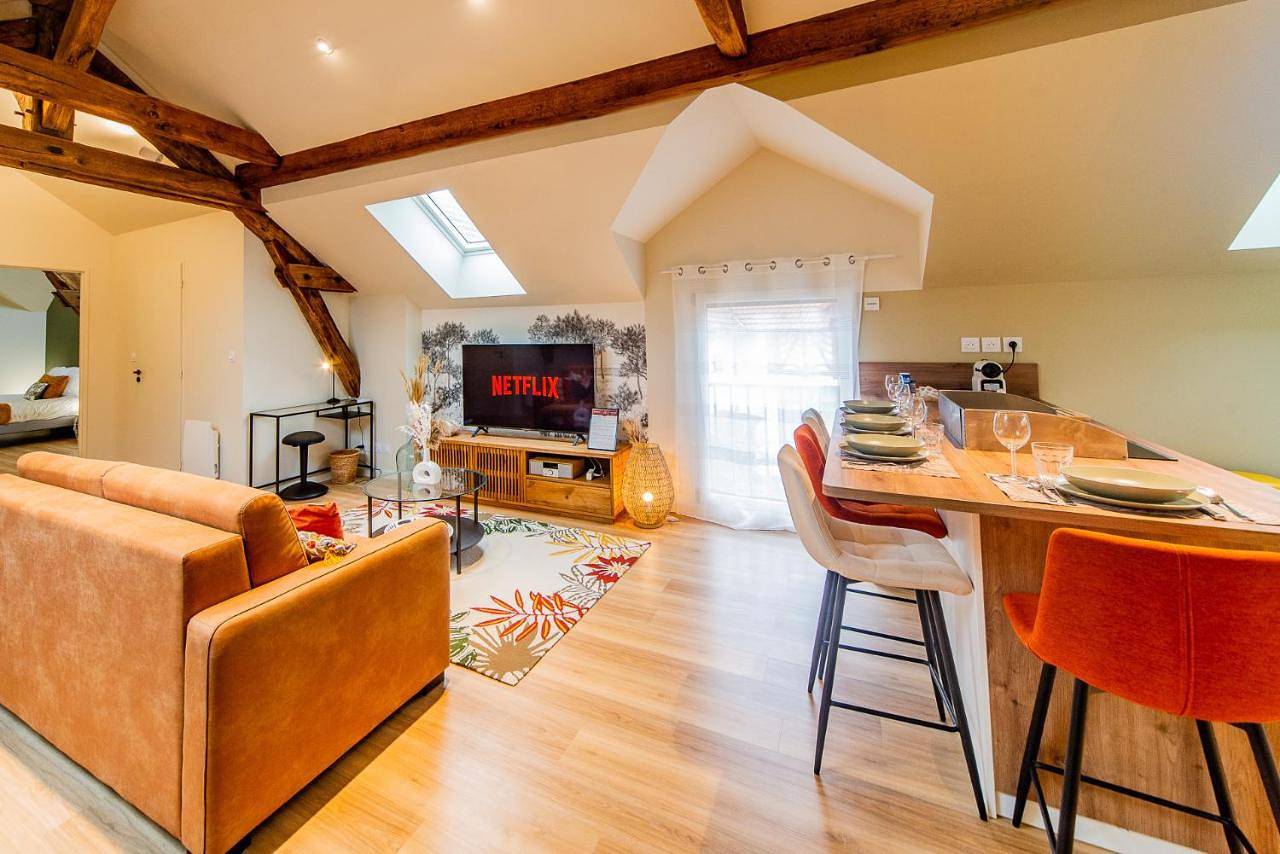Appartement entier, Two-Bedroom Apartment in Ballan-Miré, Région de Tours