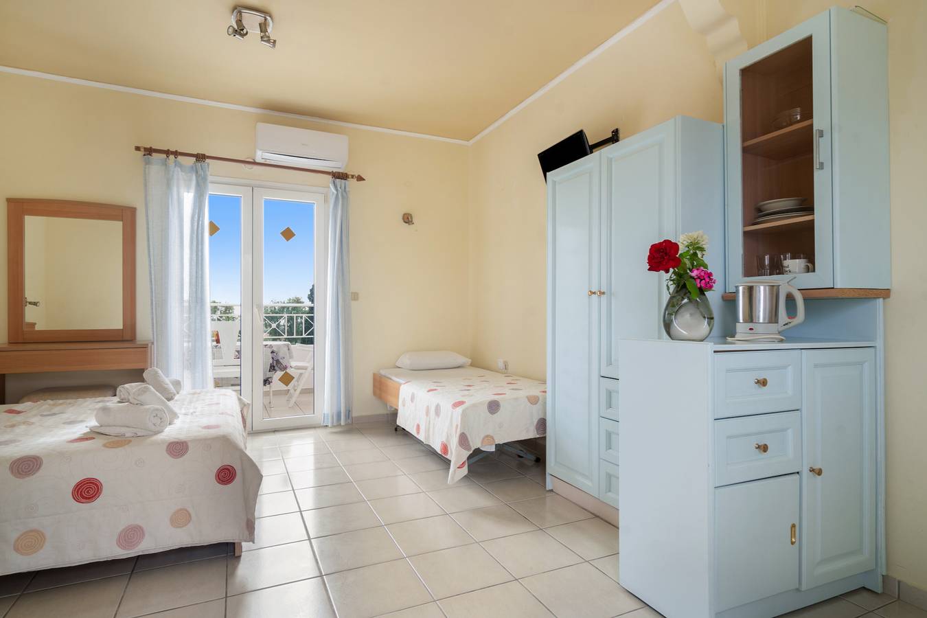 Entire apartment, Apartment 'Garden View 2' with Shared Pool, Wi-Fi and Air Conditioning in Kefalonia