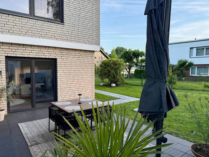Ferienwohnung für 2 Personen, mit Balkon und Terrasse sowie Garten und Ausblick