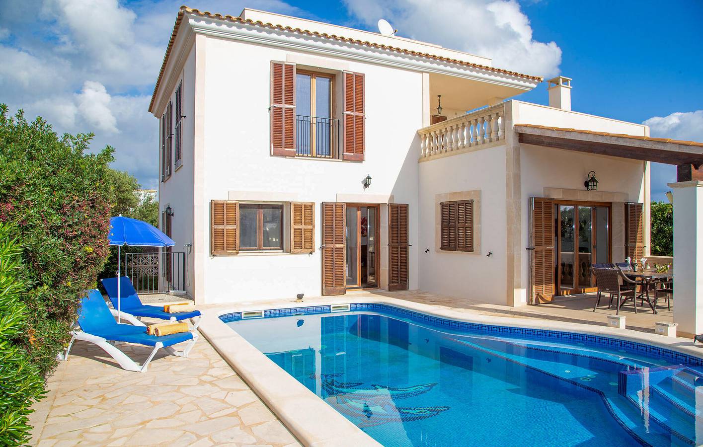 Apartment mit Meerblick, Terrasse, Pool und Grill in Santanyí, Mallorcas Küste