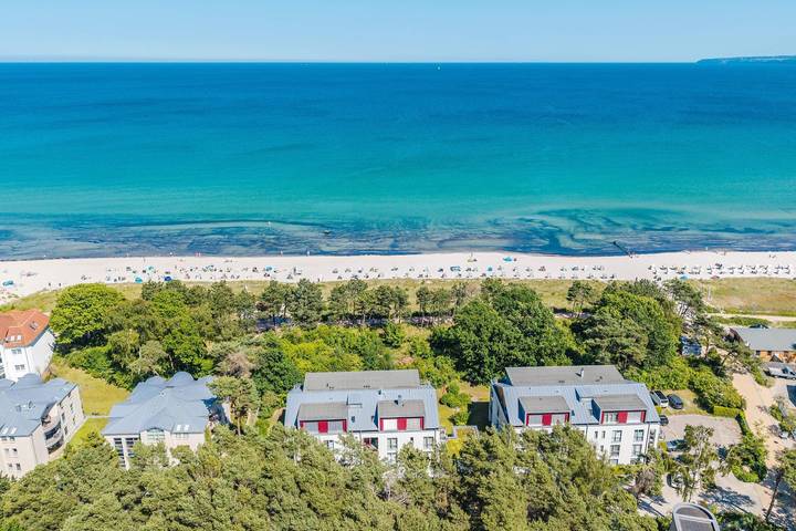 Apartamento entero, Meerblick direkt hinter der Düne in Juliusruh in Strandkörbe, Breege