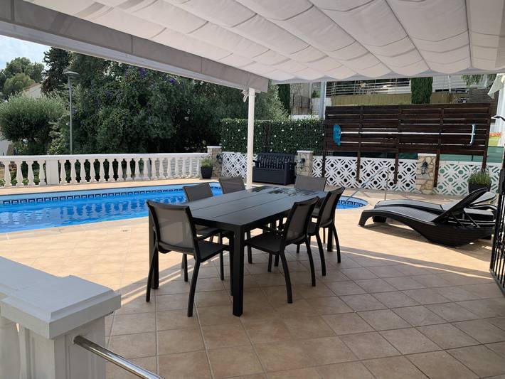 Chalet para 6 personas, con terraza y jardín en Alt Empordà - 4