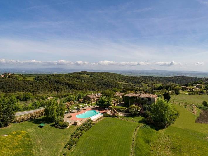 Villa per 11 persone, con Terrazza e Giardino nonché Piscina e Panorama a Murlo