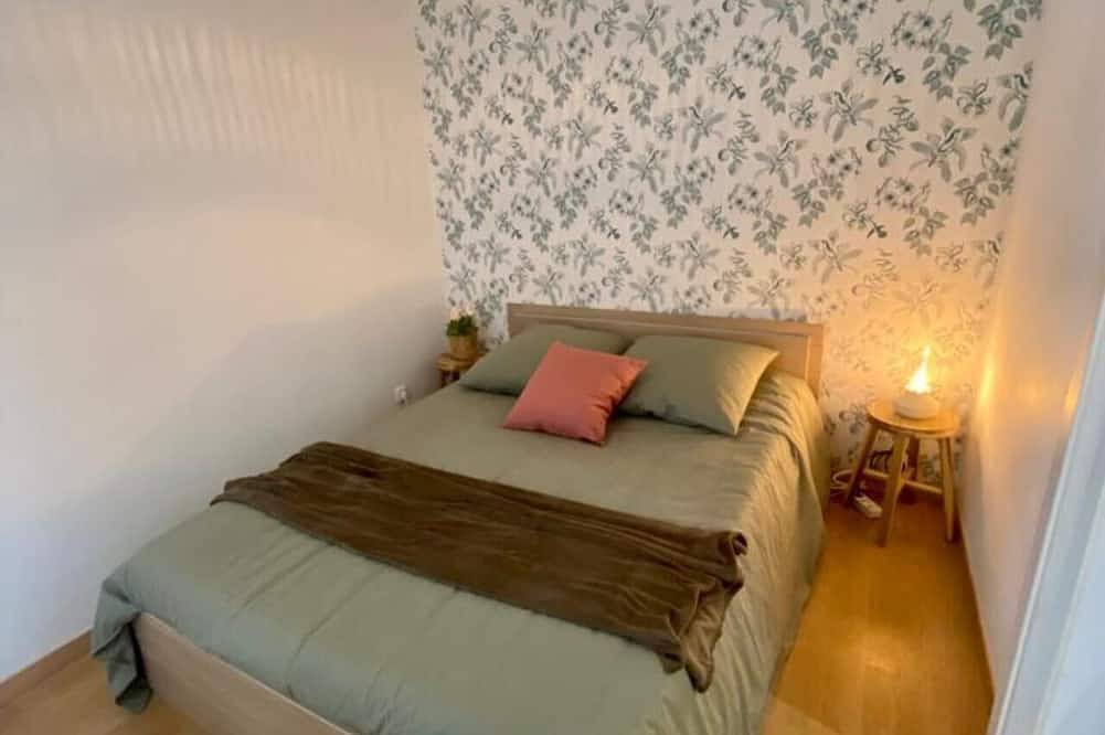 Apartamento entero, Heart of Sens: Central Oasis 1Br /Near Station in Sens, Río Yonne