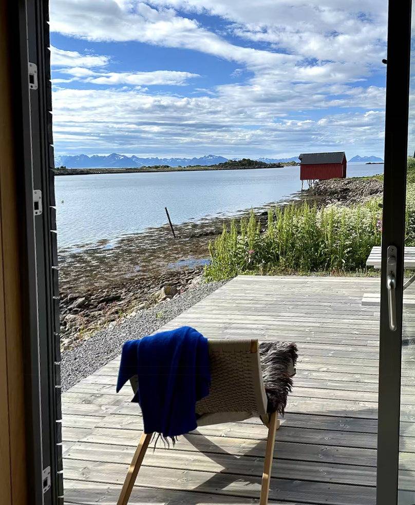 Seesalon am Wasser auf den Vesterålen in Straumsjøen, Nordland