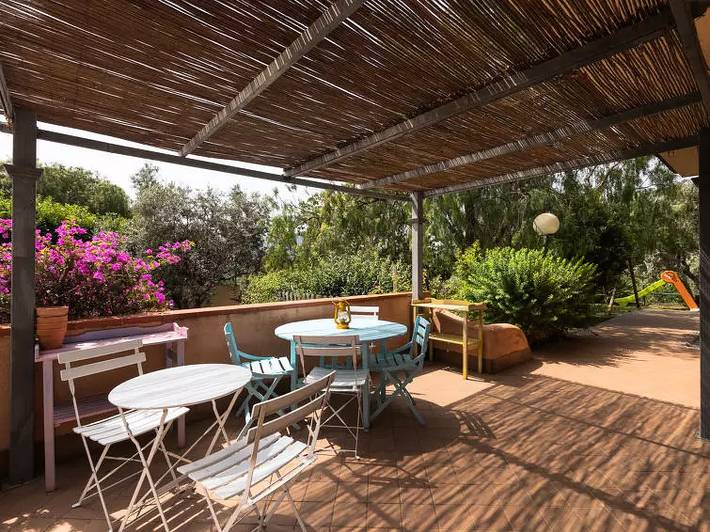 Location de vacances pour 6 personnes, avec terrasse, animaux acceptés à Cisano sul Neva