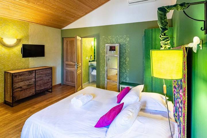 Hôtel pour 2 personnes, avec terrasse ainsi que piscine et vue, animaux acceptés à Le Barp - 4