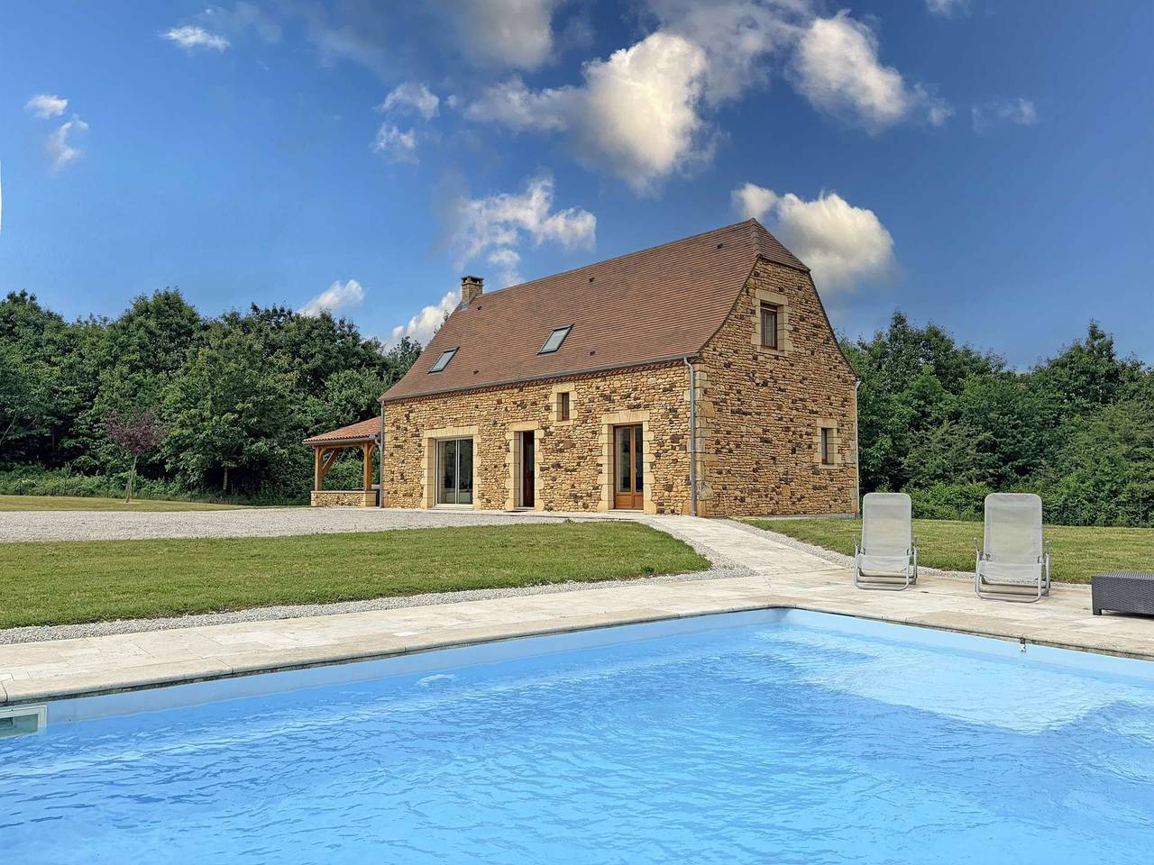 Appartement de vacances entier, La Lino du Bugassou avec piscine privée in Mauzens-et-Miremont, Périgord Blanc