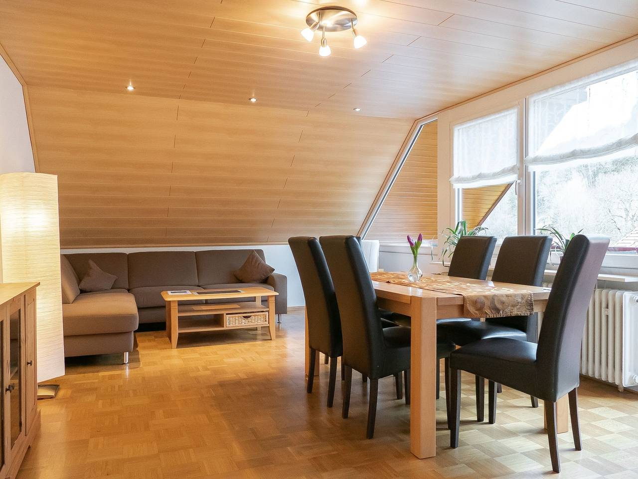 Entire apartment, Hoferpeterhof: 3-Bedroom Apartment with Mountain View, Shared Terrace & Wi-Fi in Bad Peterstal-Griesbach, Central Black Forest
