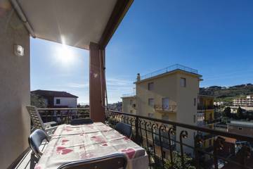 Ferienwohnung für 4 Personen, mit Balkon in San Lorenzo al Mare