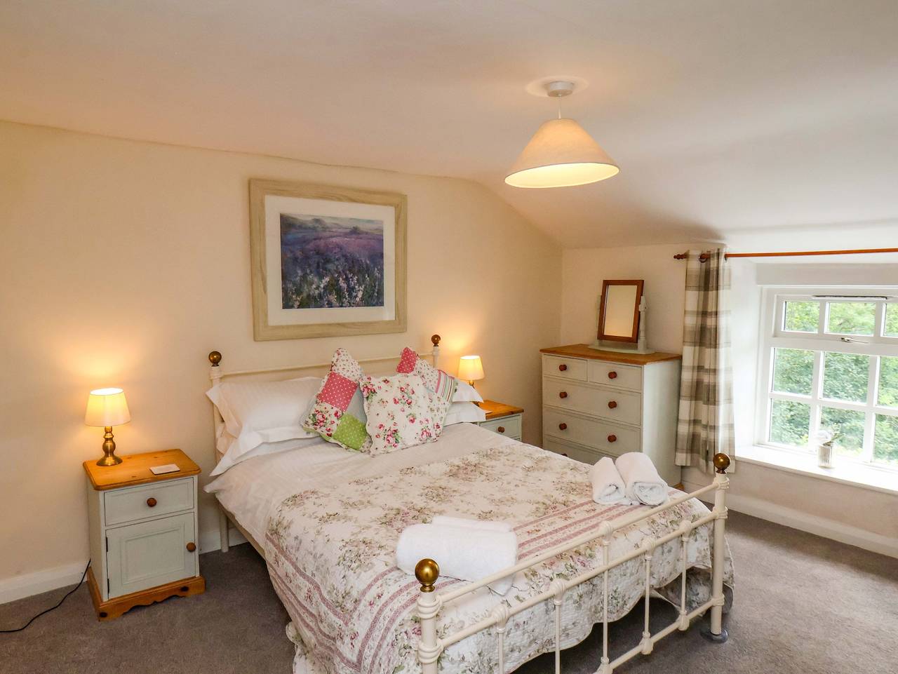 Eskdale View, 5 Hollins Cottages in North York Moors National Park