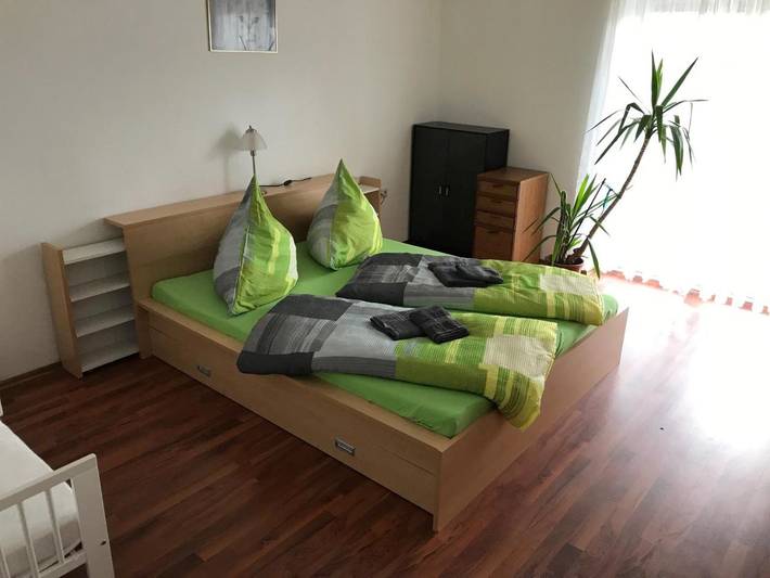 Ferienwohnung für 5 Personen, mit Balkon und Terrasse sowie Seeblick und Ausblick