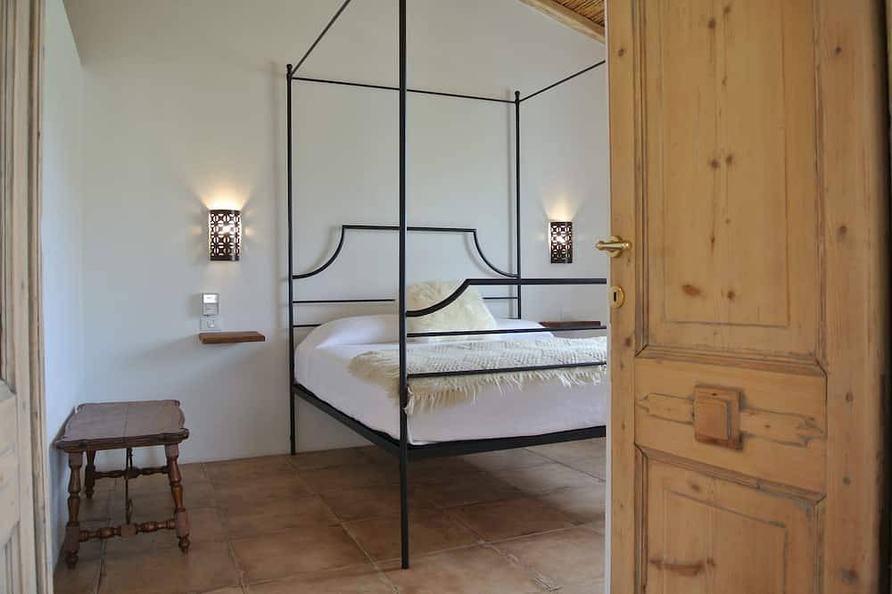 Superbes cottages avec piscine, vignoble et vues à couper le souffle in Galtellì, Barbagia