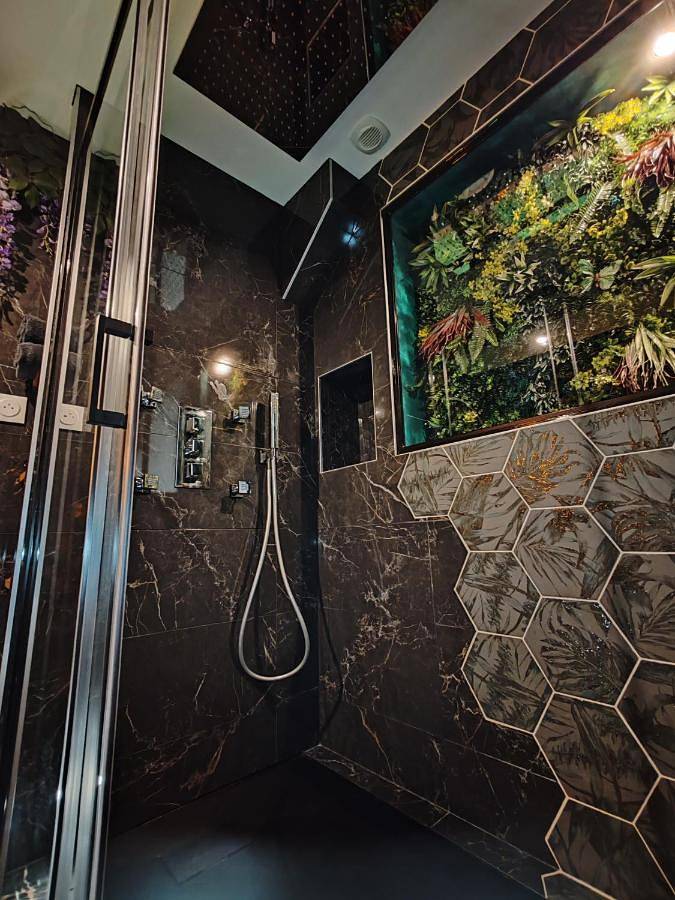 Appartement entier, Le Quai Amiénois - Romance Tropicale - Spa Romantique in Amiens, Région d'Amiens