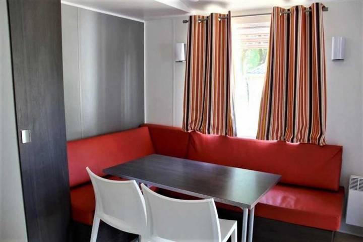 Camping pour 4 personnes, avec piscine ainsi que jacuzzi et terrasse à Rocamadour - 4