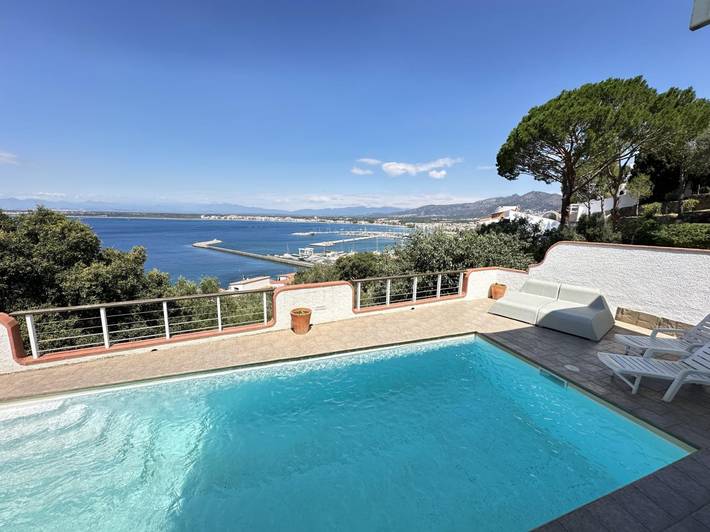 Chalet para 8 personas, con terraza además de jardín y piscina, Familias con niños en Cataluña