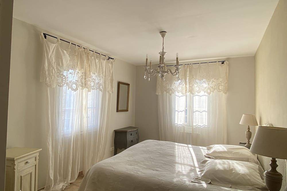 Villa au Pied des Dentelles de Montmirail en Provence in Aubignan, Vaucluse