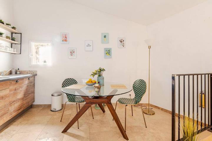 Gîte pour 2 personnes, avec vue, animaux acceptés à Vaugines - 2