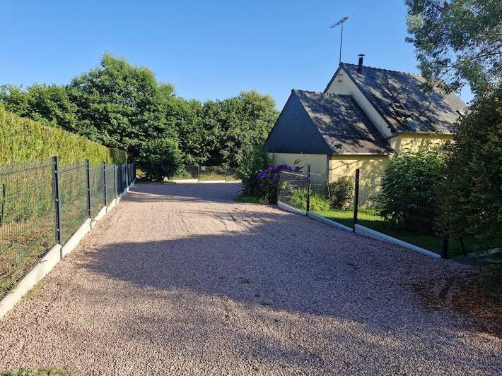 Location de vacances pour 11 personnes, avec terrasse et jardin, animaux acceptés à Saint-Nicolas-du-Pélem - 2