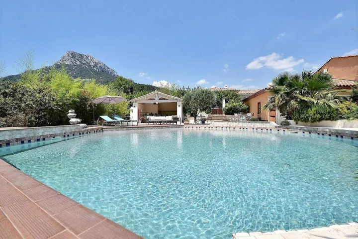 Chalet para 6 personas, con piscina para niños y piscina además de jacuzzi y jardín - 1