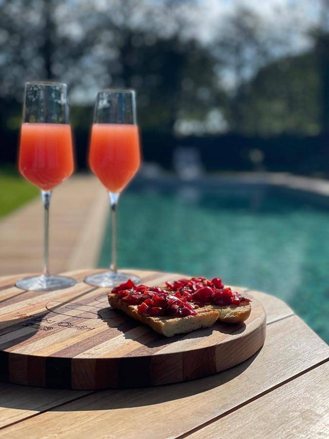 Chambre d’hôte pour 2 personnes, avec Terrasse et Jardin ainsi que Piscine et Vue
