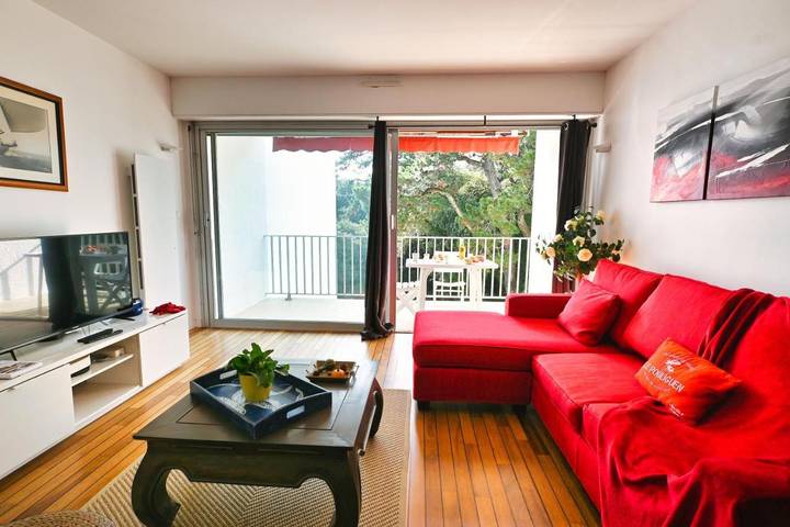 Gîte pour 6 personnes, avec vue et terrasse dans Plage du Nau - 2