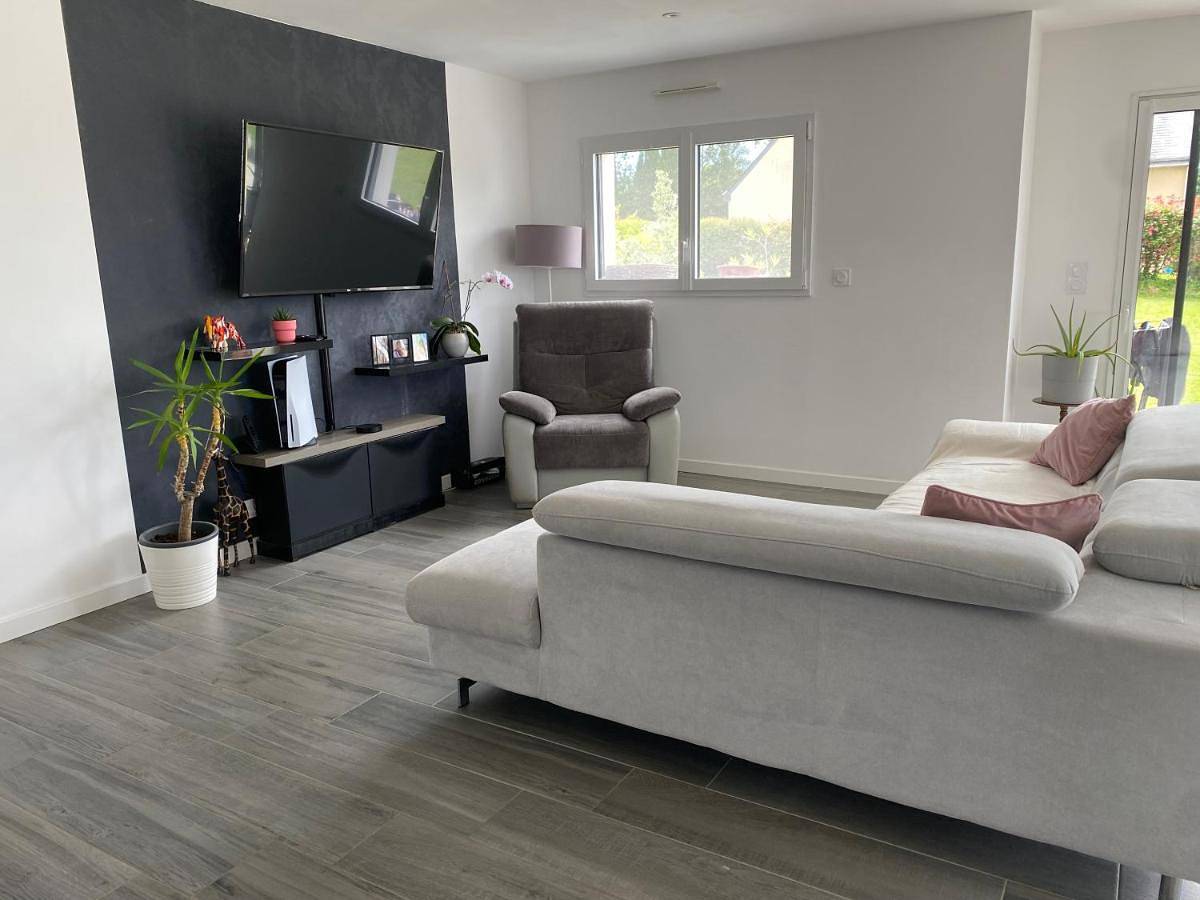 Two-Bedroom House in Tréméoc, Côte de Cornouaille