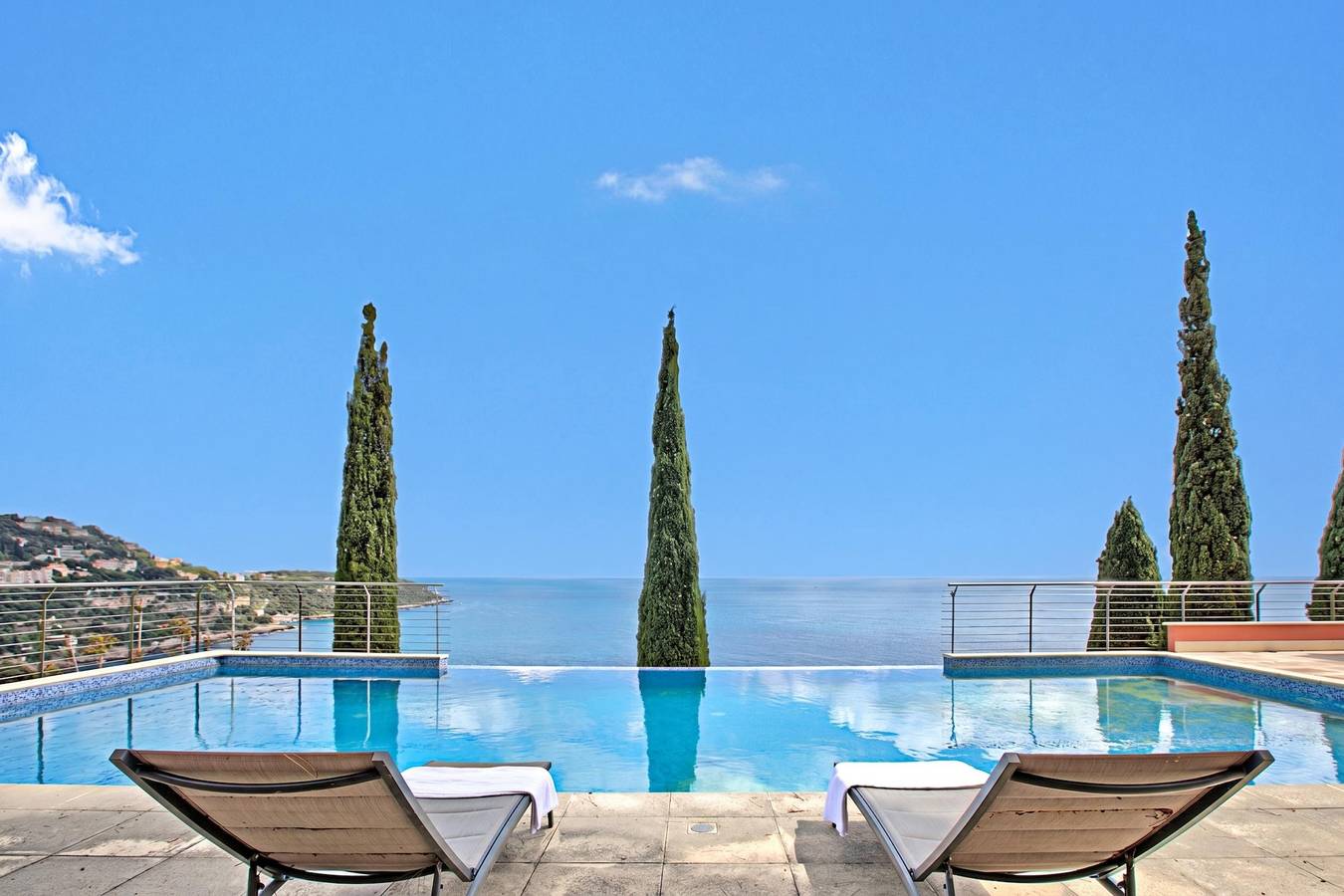 Appartement De Vacances pour 4 Personnes dans Roquebrune-Cap-Martin, Région de Nice