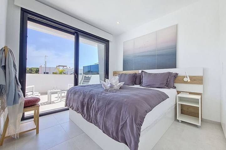 Villa con piscina, jacuzzi y azotea. in Santiago de la Ribera, San Javier