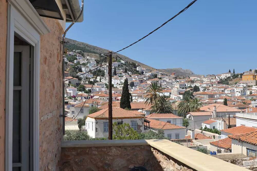 Zeus House by Ghh in Hydra